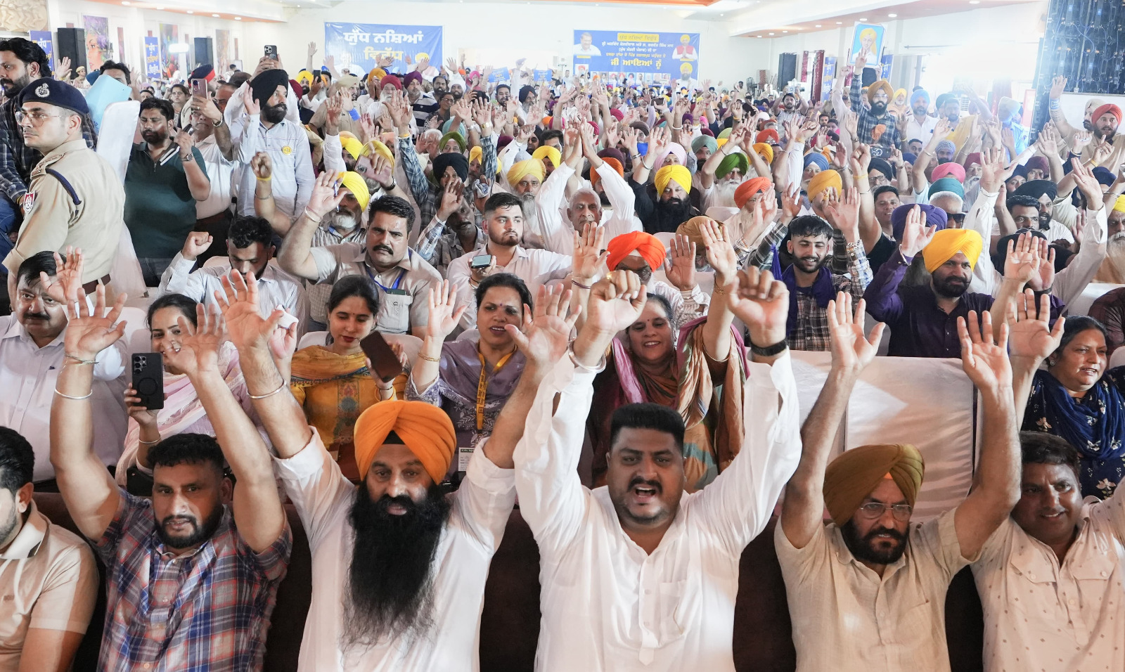 Those who patted the back of drug smugglers have ruined Punjab-Kejriwal slammed the opposition parties.